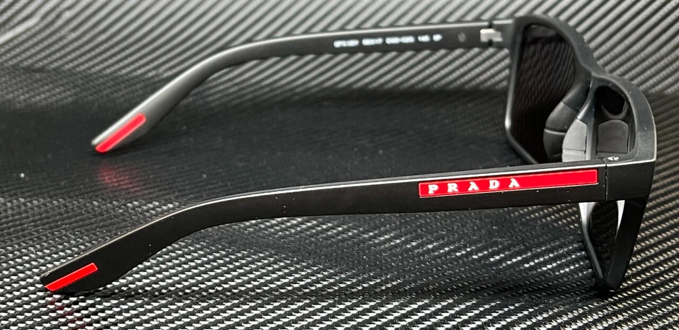 Óculos de sol masculino PRADA LINEA ROSSA PS 05YS DG002G preto polarizado borracha 58 mm - Imagem 4 de 4