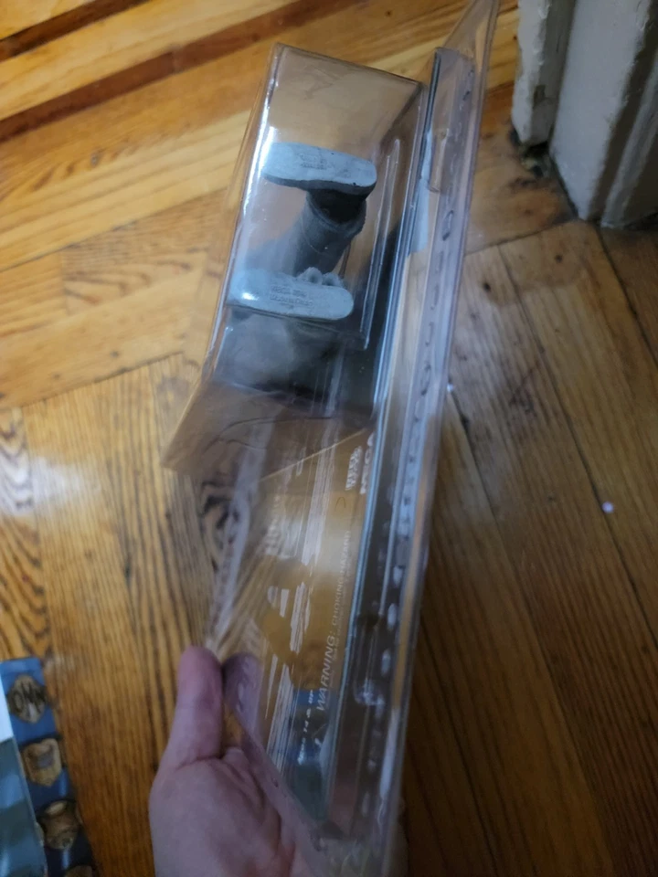 2014 NECA REEL TOYS ROCKY " ROCKY BALBOA GRAY CLOTH SWEATS " ACTION FIGURE NEW - Image 4 of 4