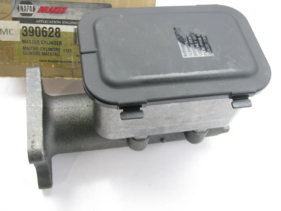 Cilindro mestre de freio Napa 390628 para 1995-1998 Ford B800, Freightliner FC70 - Imagem 2 de 4