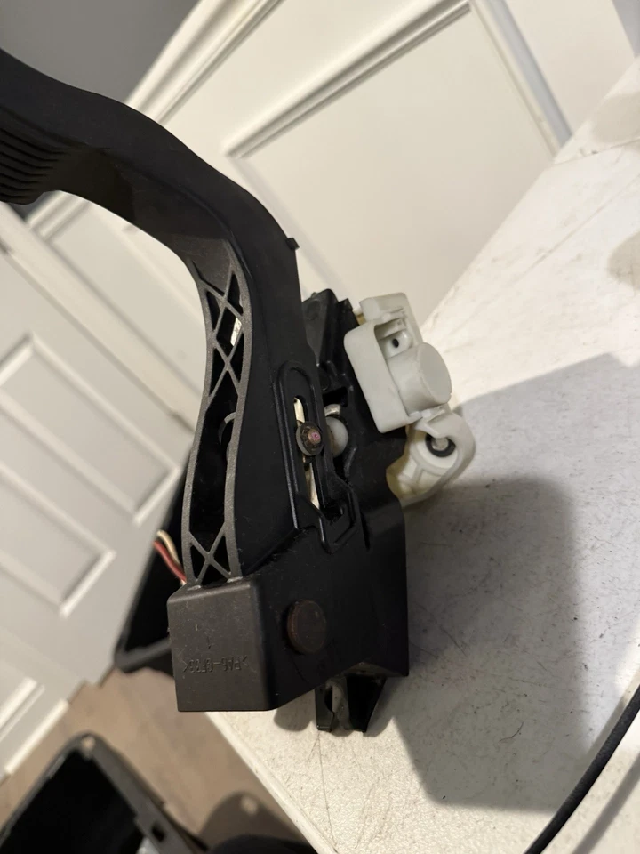 03 04 PEDAL ACELERADOR DE GASOLINA LINCOLN TOWN CAR OEM 3813-4 Foto 2 de 4