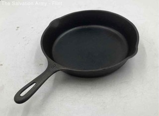 Wagner Ware Black 10.5 Inch Cast Iron Non Stick Round Shape Skillet/Griddle