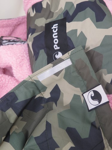 PONCHROBE CAMO SHELL WITH SOFT PINK FLEECE - MEDIUM - Bild 2 von 14