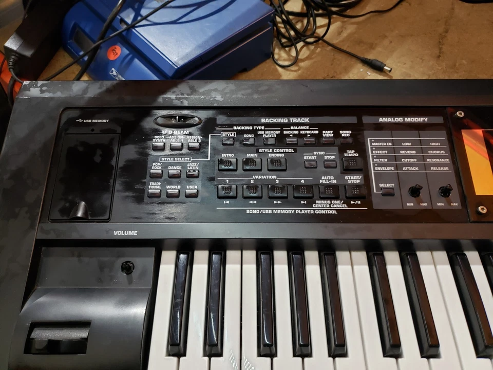 SIN PROBAR - Estación de trabajo Roland GW-8 - Teclado/sintetizador electrónico de 61 teclas Foto 3 de 4