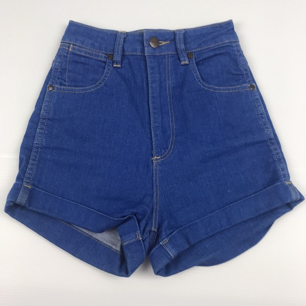 Wrangler Pin Up Women's Size 6 High Rise Stretch Denim Shorts Zip Fly Cuffed