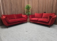 2x Designer Label Retro Modern 3 Seater Sofas In Chalky Red RRP-£3098
