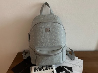 MCM STARK Backpack MED FP Misty Gray Rucksack Logo Print hellgrau grau Visetos