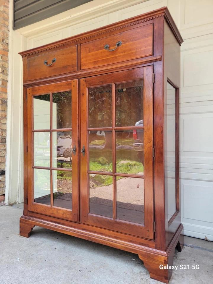 VITRINA BOB TIMBERLAKE LEXINGTON MUEBLES CEREZO Foto 4 de 4