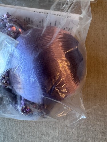 The Cracker Box Golden Oldie Lavender Frosted Violets Christmas Ornament Kit - Picture 3 of 13