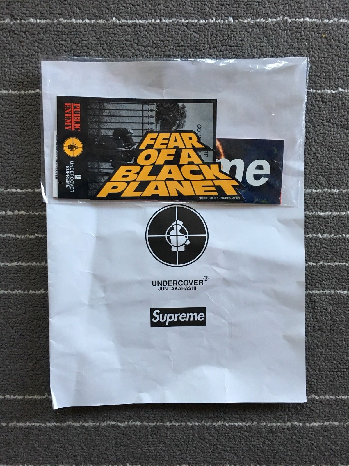 Supreme Public Enemy ブラック3点 Pins Sticker Supreme Public Enemy Undercover Supreme Sticker Supreme Undercover