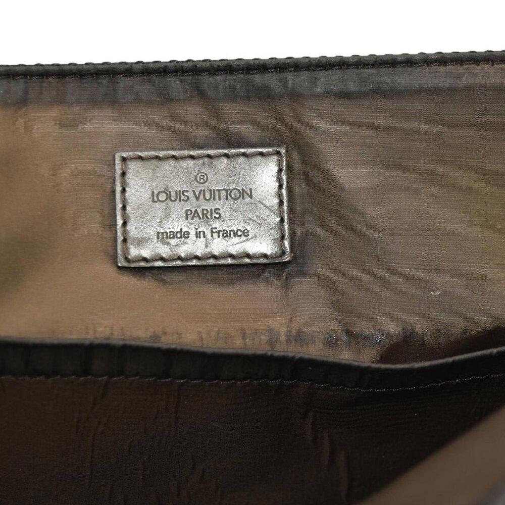 LOUIS VUITTON Damier Geant Petit Messenger Bag Black VI5008 LOUIS VUITTON Damier Geant Petit Messenger Bag Black VI5008