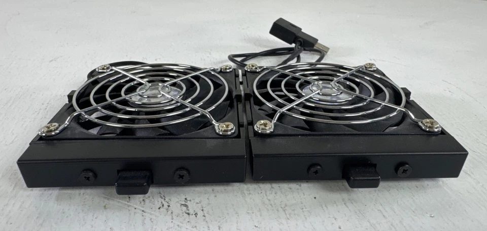 Cooler Master Dual 3.25" Computer Fan with USB Connection - Image 2 of 3