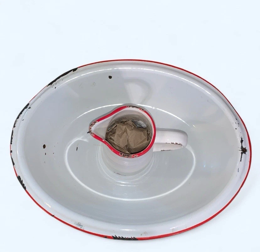 Juego de lavabo esmaltado blanco de colección 18"x13,5”x4,5” y jarra 7” con borde rojo (KT325) Foto 3 de 4