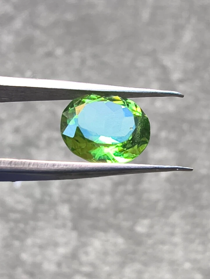 1.9 CTS Faceted Peridot, Beautiful Green Color - Image 3 of 4