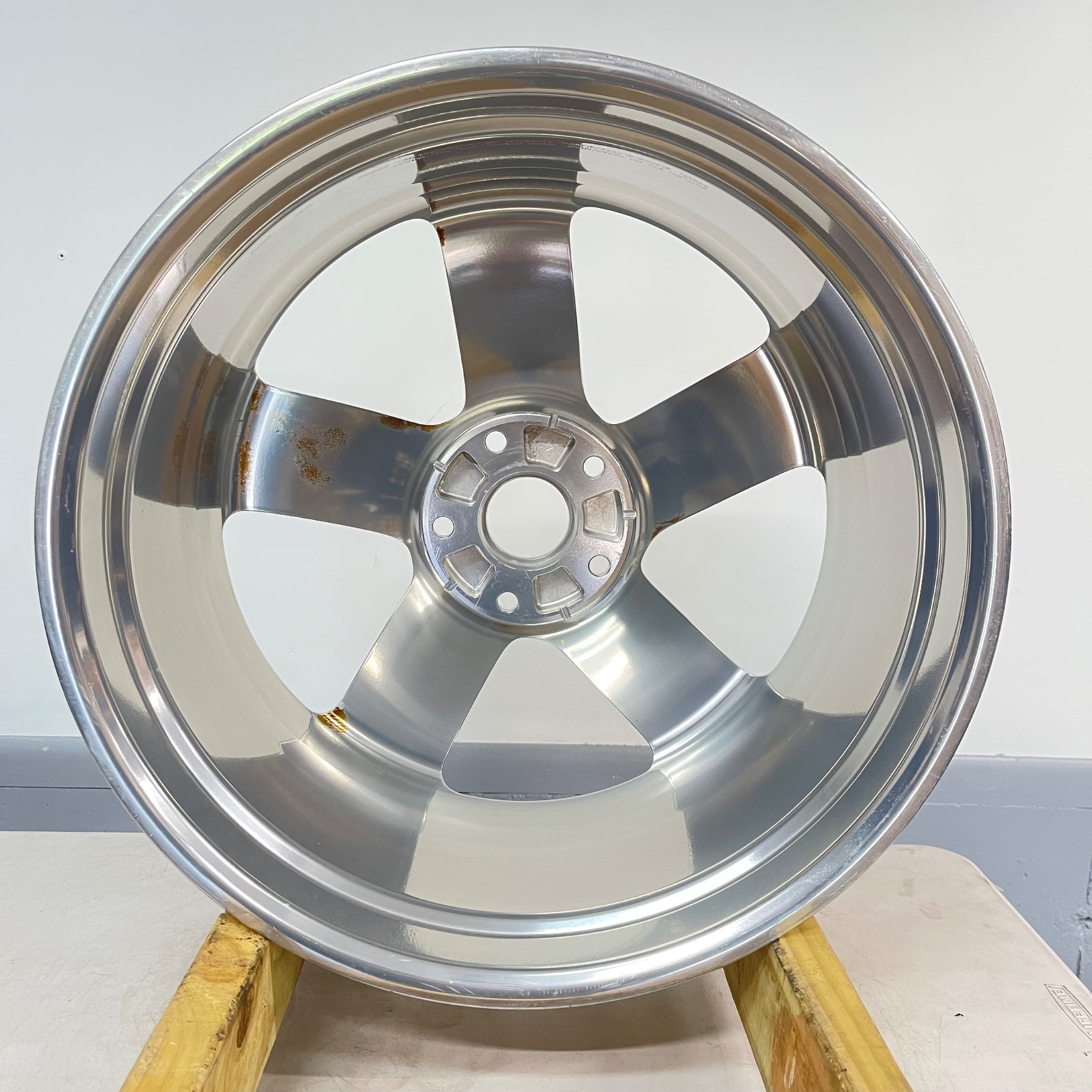 Bentley Mulsanne 2011-2020 Left Wheel P/N 3Y0601025AE