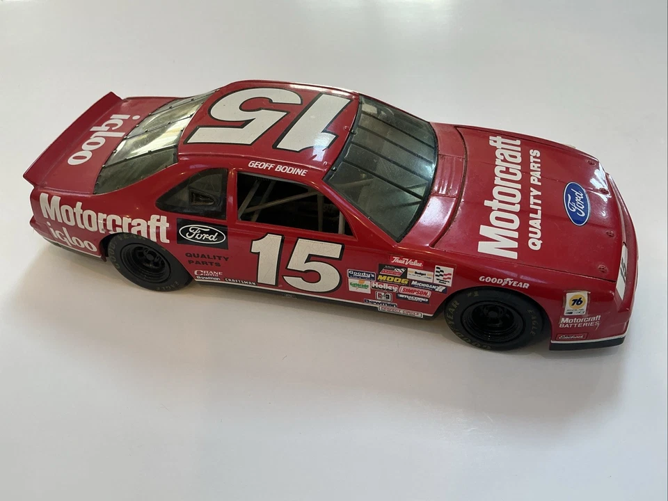 ERTL 1993 GEOFF BODINE #15 MOTORCRAFT 1:18 SCALE DIECAST NASCAR - Image 2 of 3