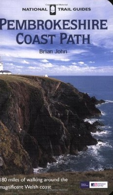 Pembrokeshire Coast Path (National Trail Guides),Brian John- 978
