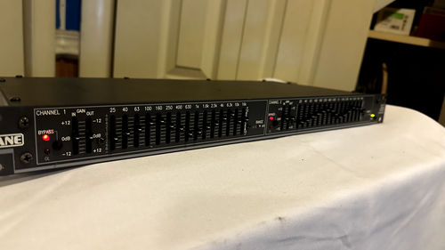 Rane MQ15 15-band Graphic Equalizer w/ Power Cord - Picture 2 of 19