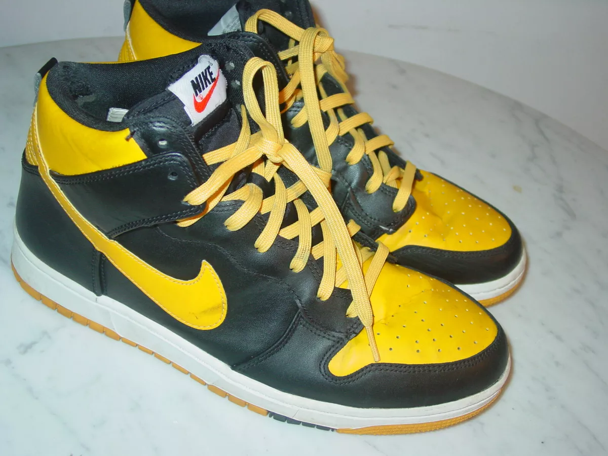 Mens Nike Dunk CMFT University Gold/White/Black Shoes! Size 10.5 Sold As Is!