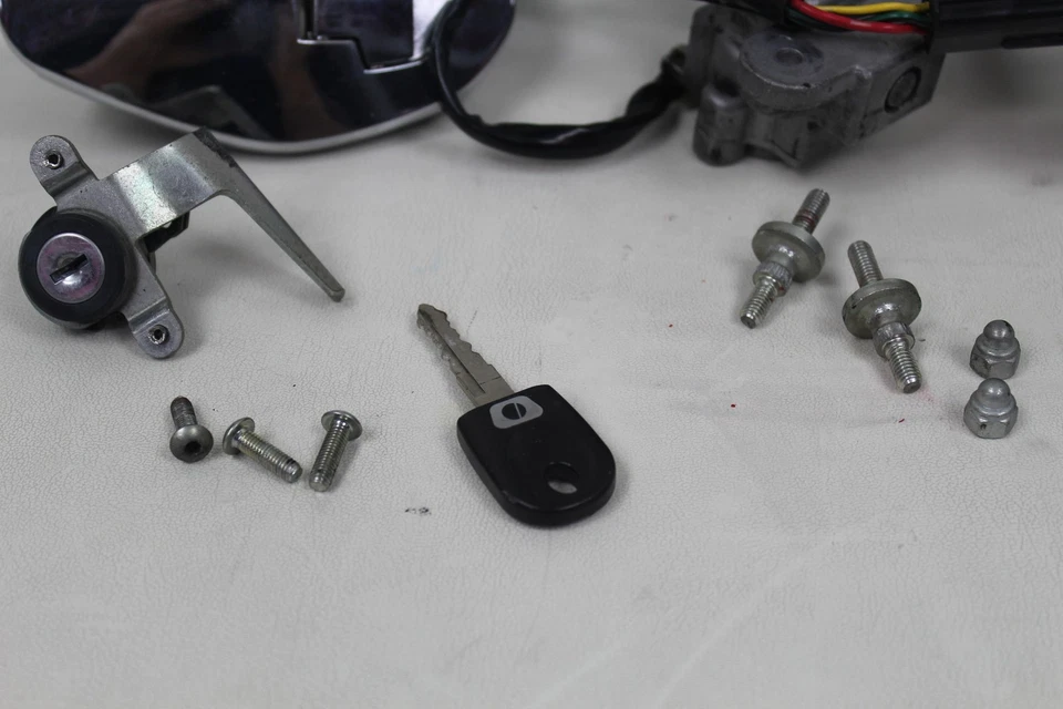 Juego de encendido Ducati Sport Classic GT1000 OEM medidor tablero ECU ECM llave BONITO Foto 4 de 4