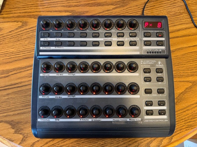 Behringer BCR-2000 USB MIDI Controller with/box