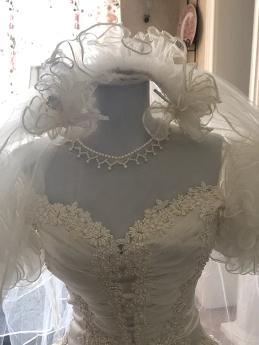 Braut leuchtende Brautkleider Kathedrale mit langer Plissee Sweep Schleppe Satin - Bild 17 von 23