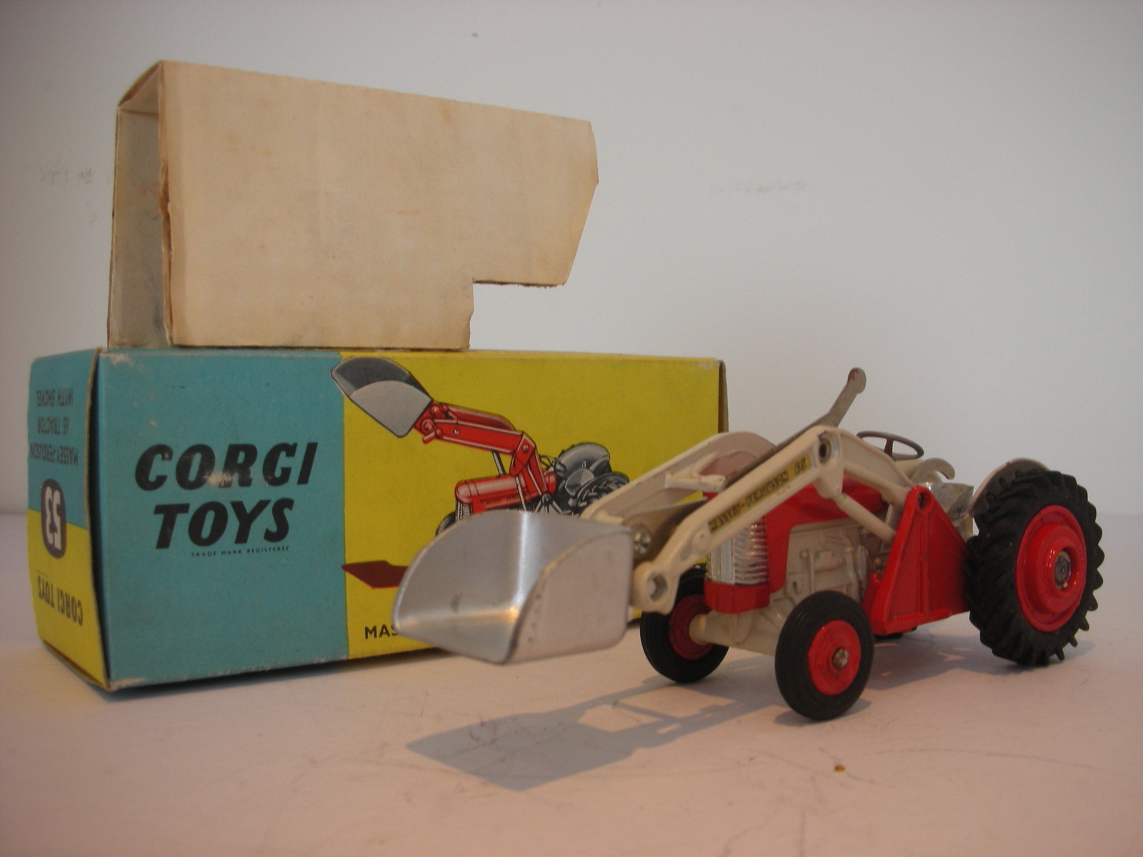 Corgi 53 Massey-Ferguson 65 Tractor Con Pala (en Caja) Envío rápido y el mejor servicio Corgi Corgi Corgi 53 Massey-Ferguson 65 Tractor Con Pala (en Caja) artículos de promoción