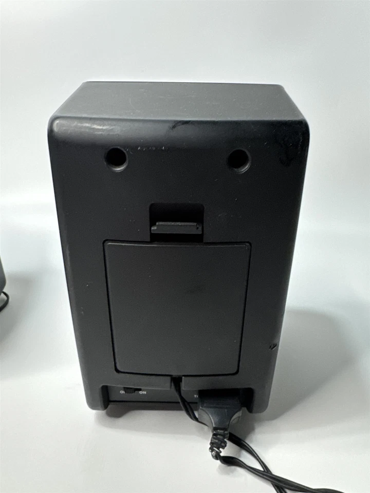 LABTEC SS-100 立体声扬声器系统老式(无电源线)怀旧 — 第 4/4 张图片