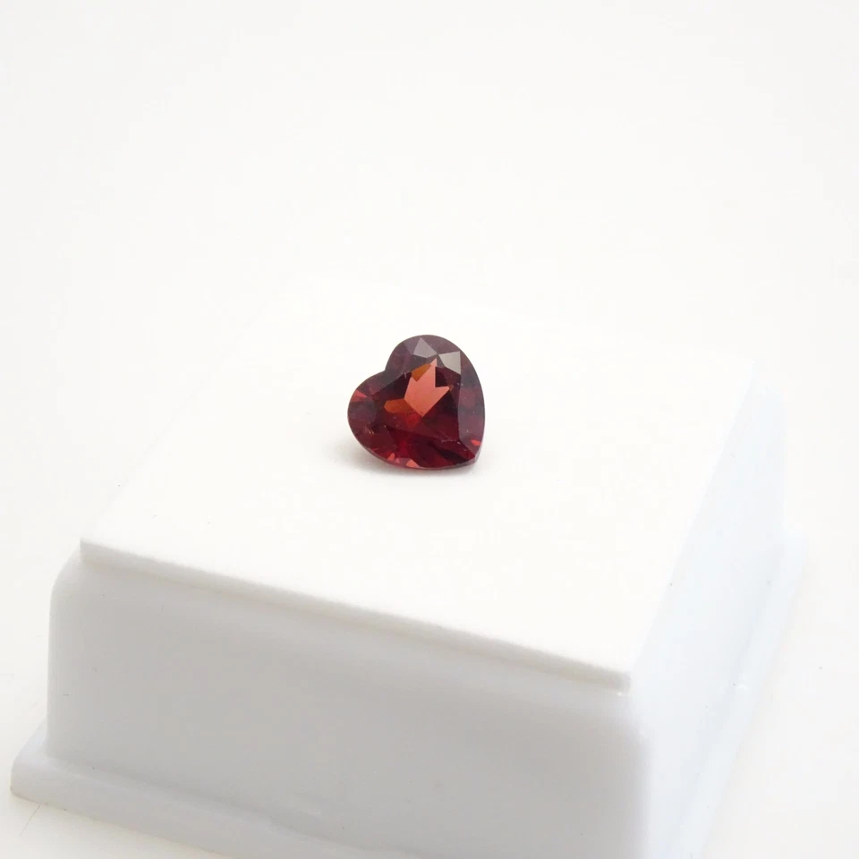 Granada em forma de coração piropo 1,15 ct+ 7 mm - Pedra preciosa solta coração granada piropo - Imagem 2 de 4