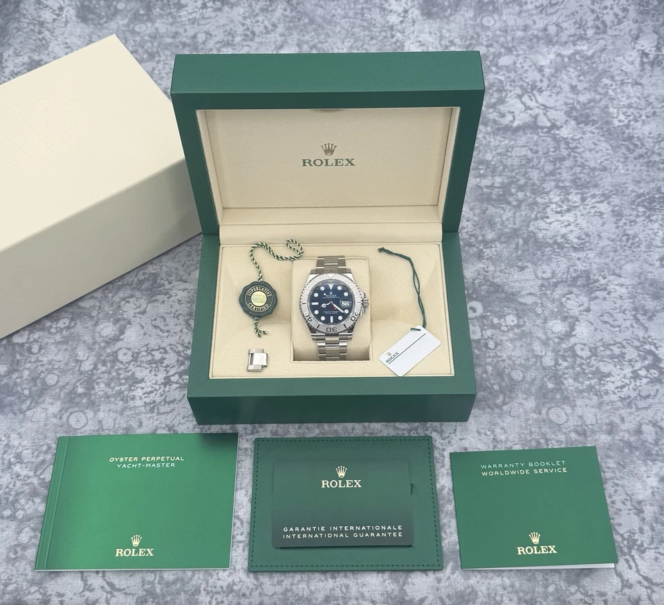 Rolex Yacht-Master 2024 40 mm esfera azul 126622 Foto 2 de 4