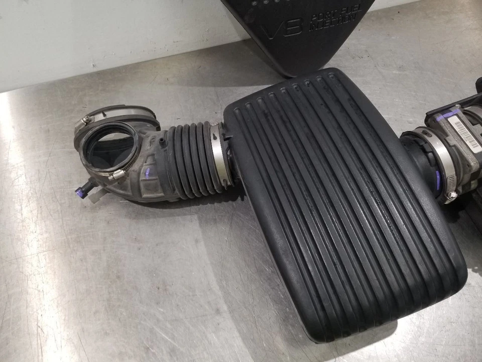 95 CHEVY IMPALA SS 5.7L AIR CLEANER AIR BOX ASSEMBLY WITH RESONATORS - Image 4 of 4