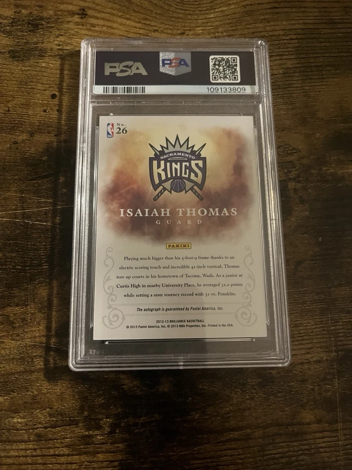 Autógrafos Panini Brilliance Brilliant Beginnings 2012-13 #26 Isaiah Thomas PSA9 Foto 4 de 4