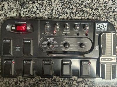 Line 6 Floor POD Plus Guitar Multi Effects Processor Pedal Board