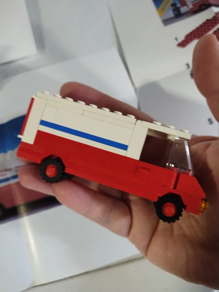 LEGOLAND CANDADA POST VAN EXCLUSIVEY  FROM CANDADA POST RARE No Box or Inst. - Image 4 of 4