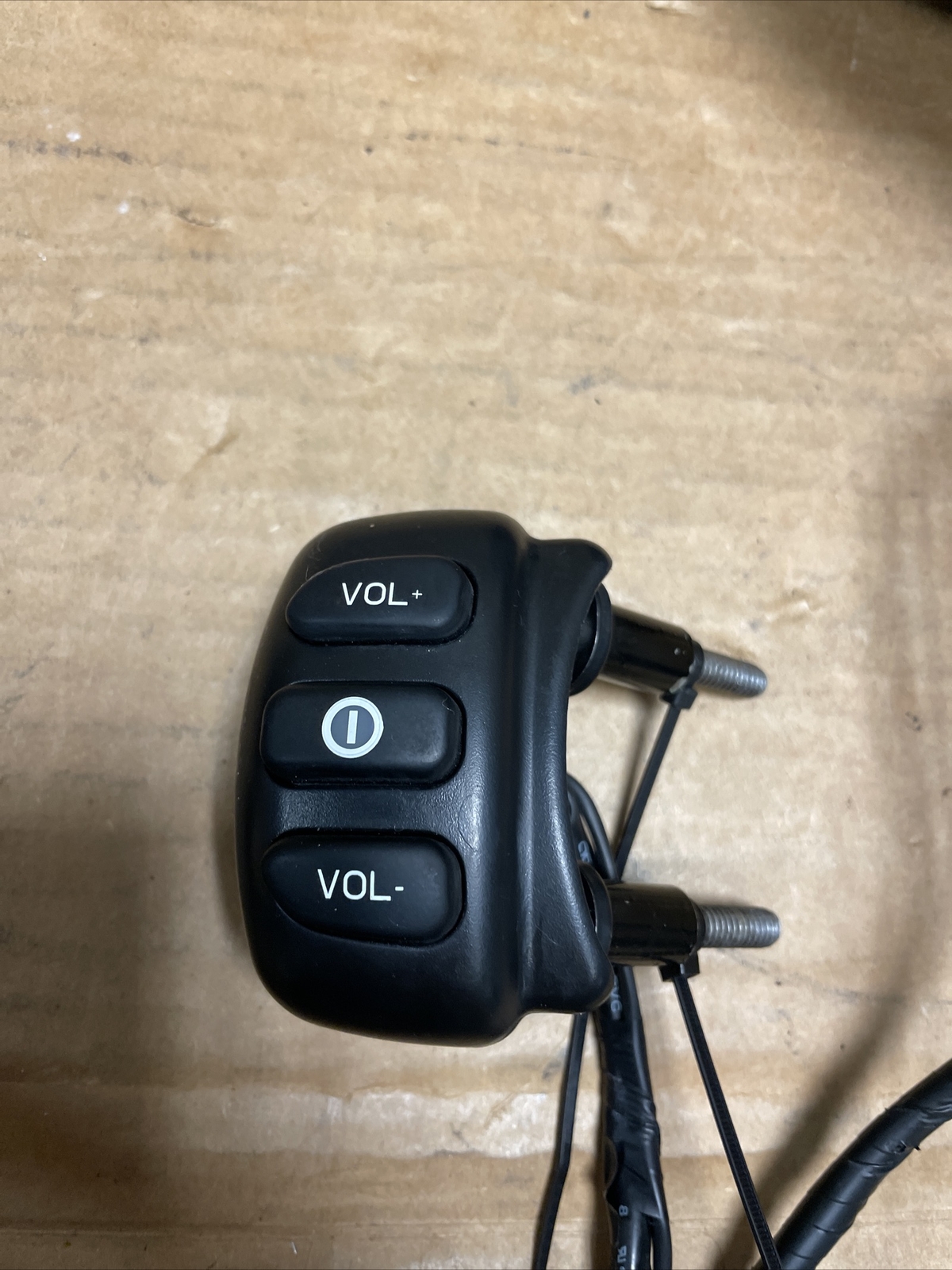 Harley Davidson Boom! Windshield Mounted Amplifier and Speaker Kit