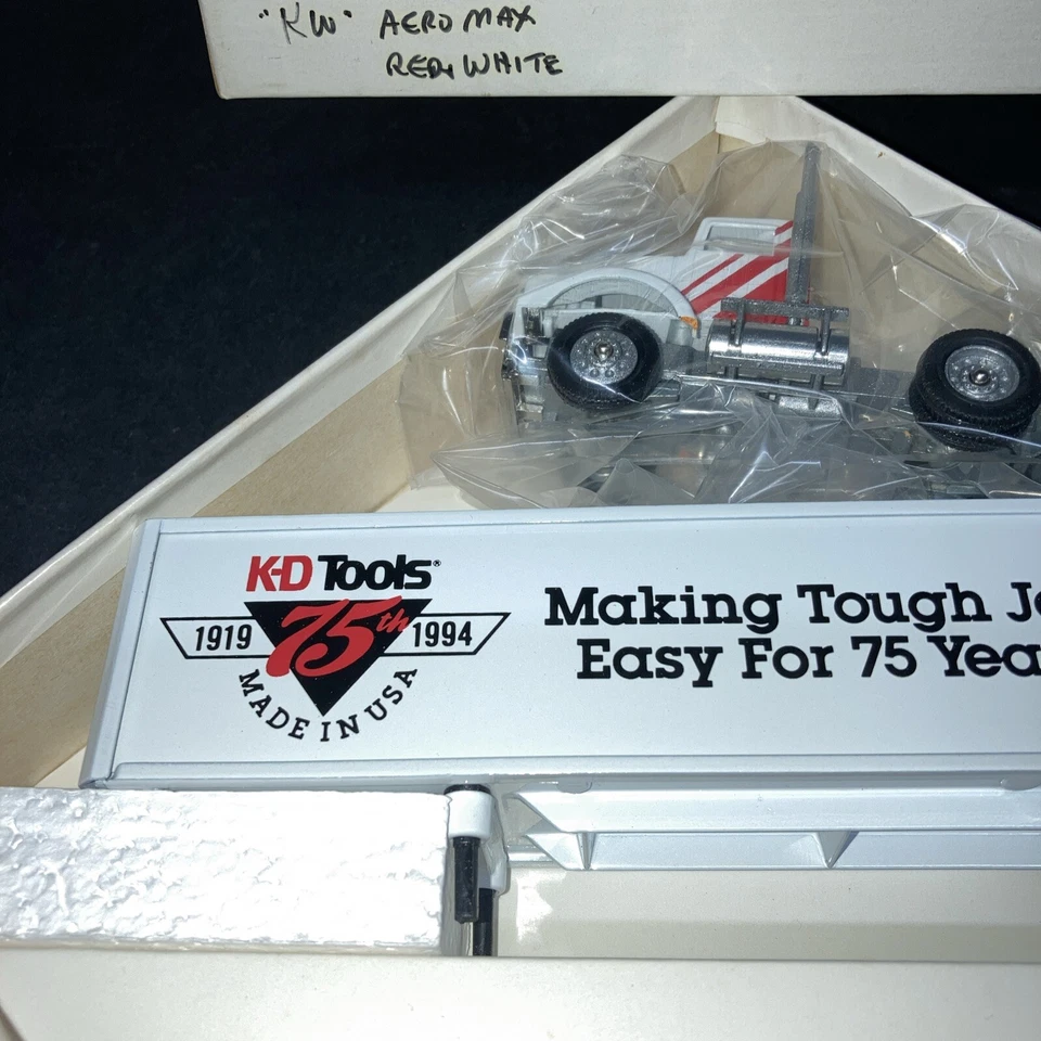 WINROSS 1/64 K-D TOOLS TRACTOR AND  TRAILER - Image 2 of 4