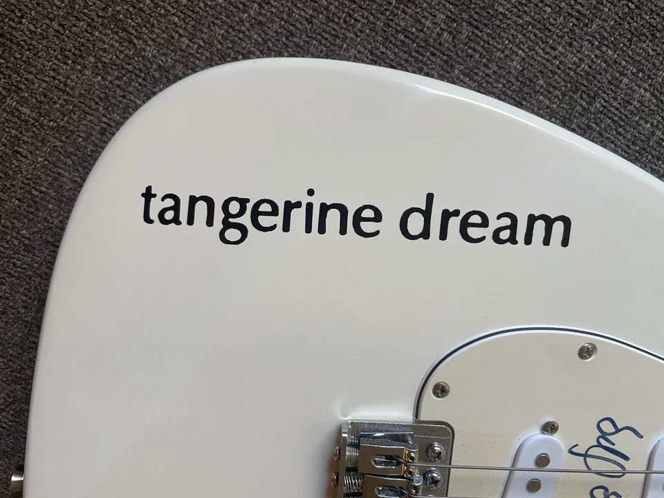 GUITARRA ELÉCTRICA Firmada TANGERINE DREAM TEST Banda Firmas Blanca HUNTINGTON Foto 3 de 4