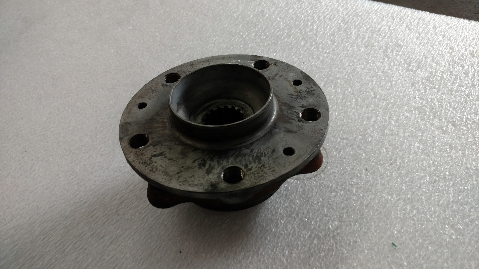 LAMBORGHINI GALLARDO REAR WHEEL HUB WITH BEARING OEM 