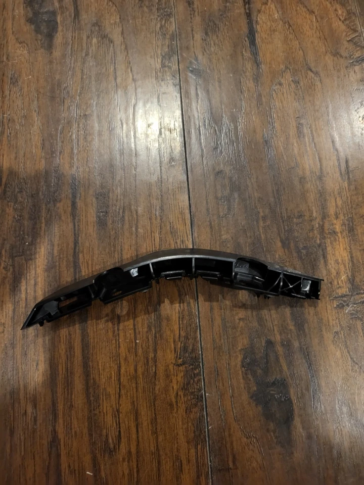 2012-2020 OEM MERCEDES-BENZ R172 SLK350 REAR BUMPER RIGHT PASSENGER SIDE BRACKET - Image 2 of 2