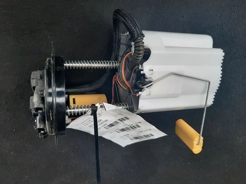 Топливный насос VIN J 11-значный ограниченный бак смонтирован 11-17 GMC Acadia 22957143 - Изображение 4 из 4