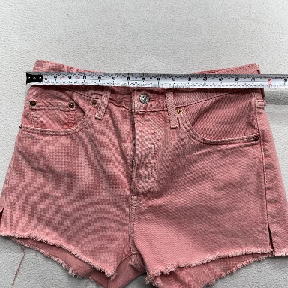 Pantalones Cortos Vaqueros Levi's 501 Original Mujer Tiro Alto Desgastados 31 Botones-Fly Foto 3 de 4