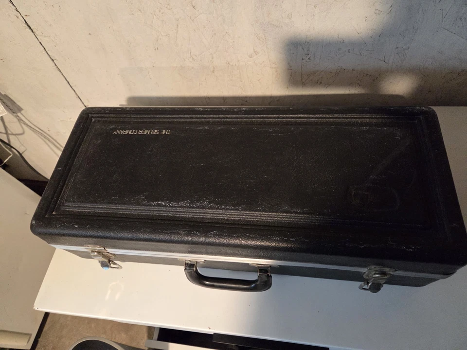 Bundy II Alto Saxophone with Neck Mouthpiece Hard Case Neckstrap and More - Image 4 of 4