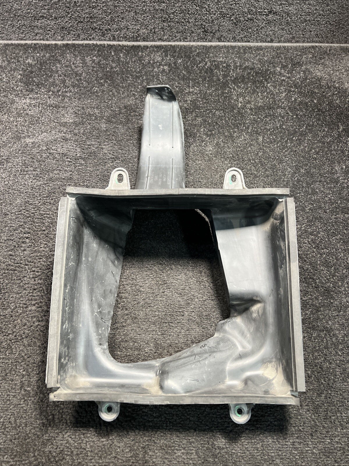 2017 Maserati Ghibli 3.0L Front Right Intercooler Duct Shroud OEM 670004139