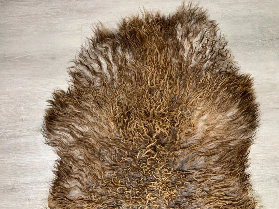 Natural Sheepskin Rug mixture of Swedish and Gotland breeds single pelt throw - Image 4 of 4