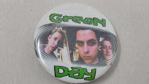 GREEN DAY Button Pin Badges + Others incl SS Uganda, St Johns Ambulance - 第 4/8 張圖片