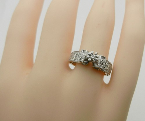 Vintage Solid 14k White Gold Natural 0.20 tcw Diamond Cluster Ring 4 gr size 6.5 - Foto 2 di 9