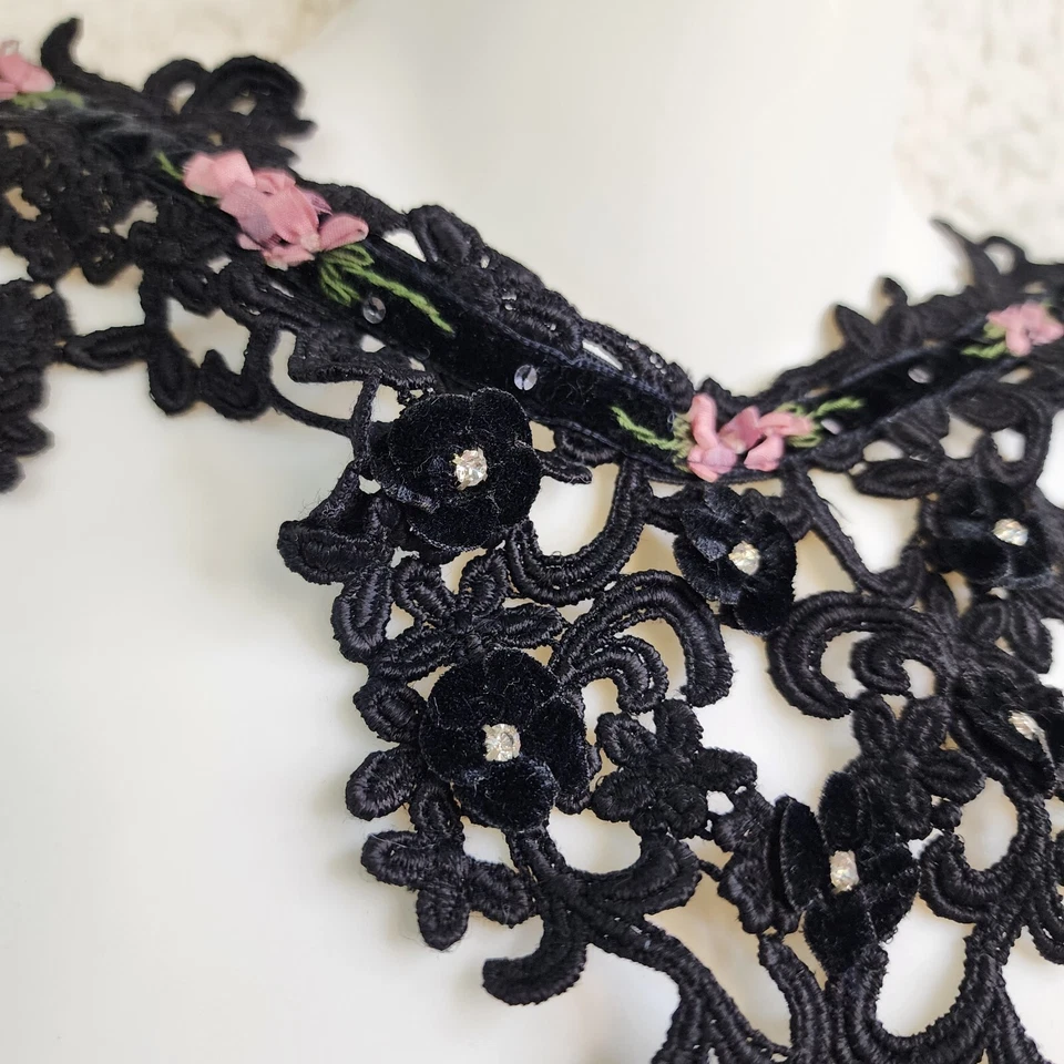 Cinta de cuello negro de encaje victoriano vintage floral terciopelo pedrería gótico caprichoso Foto 2 de 4