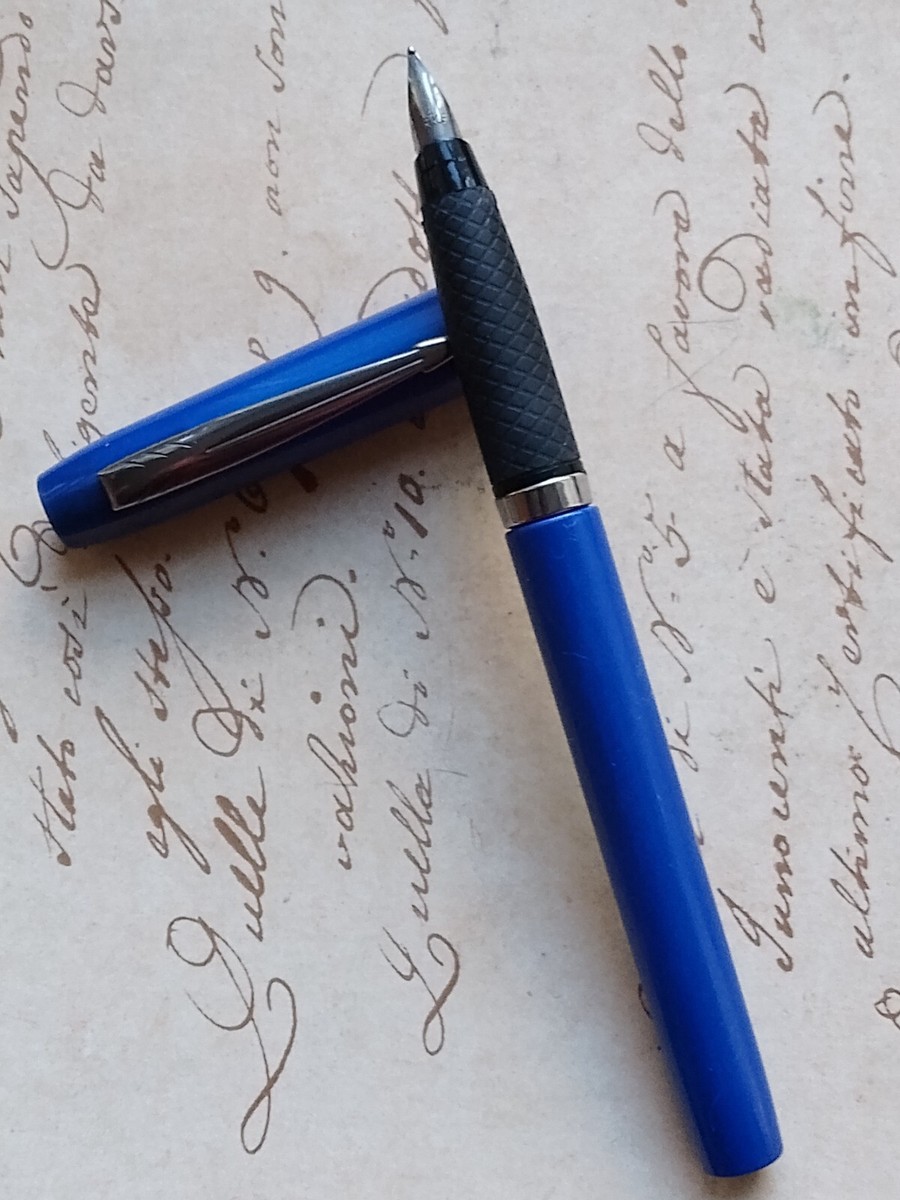 PARKER REFLEX made in UK BLUE PLASTIC FOUNTAIN PEN
