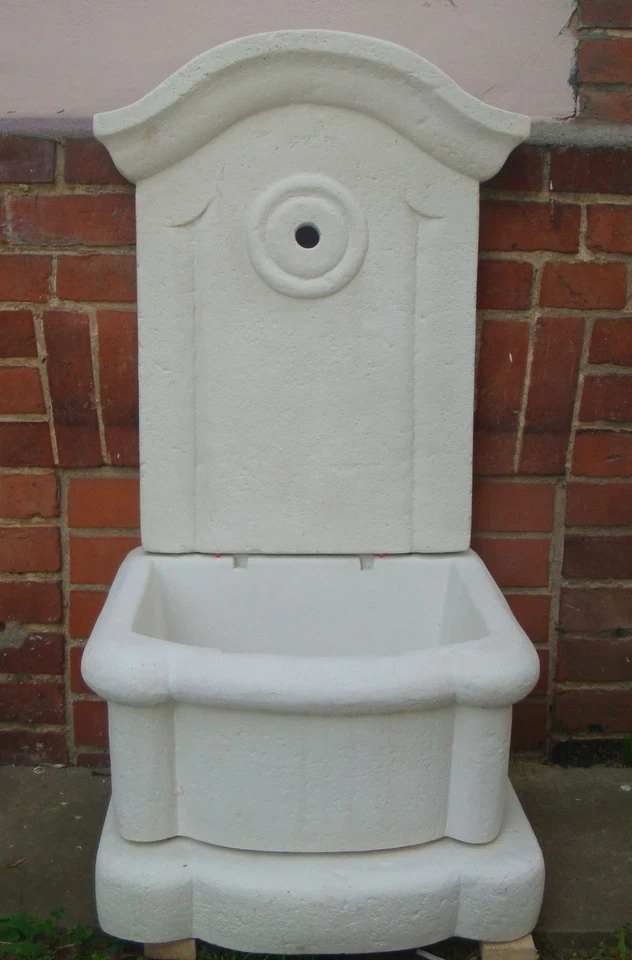 Wasserzapfstelle Wandbrunnen  Brunnen Springbrunnen  Zierbrunnen Art.17