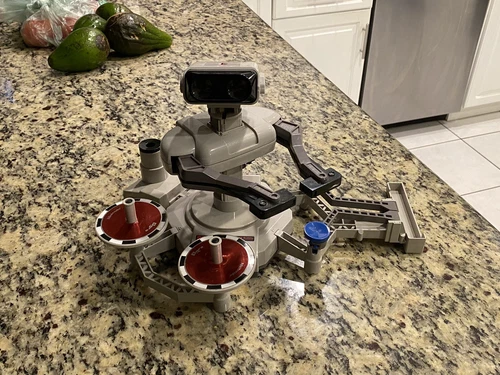 R.O.B. The Robot NES - Gyros Has Some Flaws - Read description & Watch Video