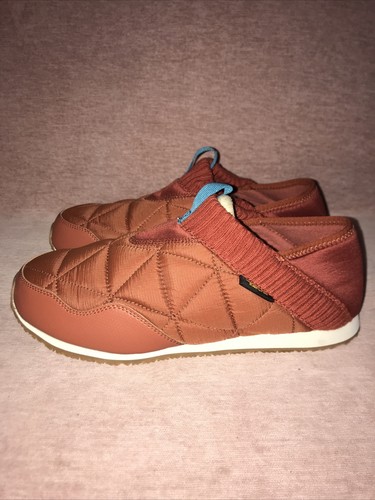 teva camping slippers